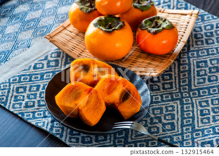 秋柿柿子 132915464