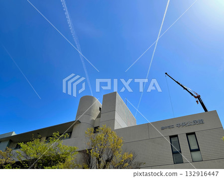 Toyonaka City Central Community Center: Three Contrails in the sky Toyonaka City Central Community Center: Three Contrails in the sky 132916447