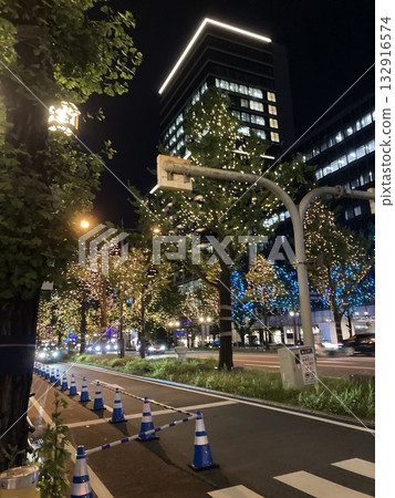 Illuminated night view of Midosuji in Osaka Illuminated night view of Midosuji in Osaka 132916574