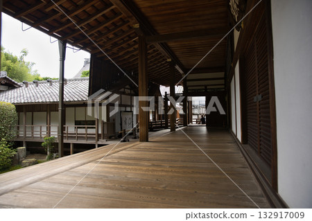 東福寺：主殿二號樓的美麗迴廊 132917009