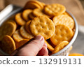 cracker, biscuit, biscuits 132919131