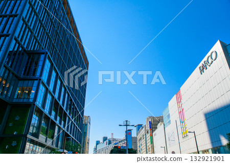 Watanabe Street in Tenjin, Chuo Ward, Fukuoka City, Tenjin intersection, south side between One Building and Fukuoka PARCO 132921901