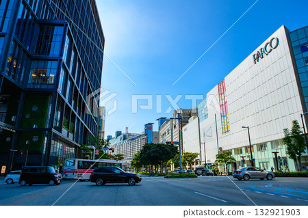 Watanabe Street in Tenjin, Chuo Ward, Fukuoka City, Tenjin intersection, south side between One Building and Fukuoka PARCO 132921903