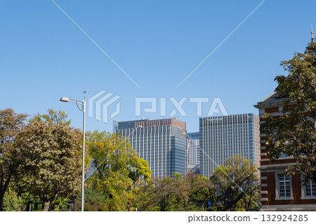 丸之內高樓大廈的景色 132924285