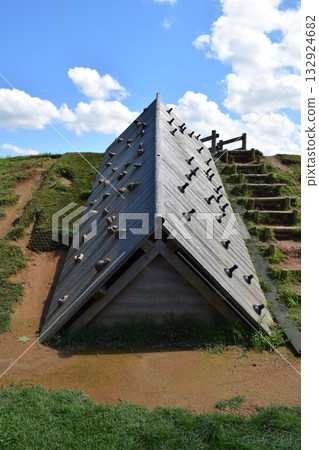 運動兒童公園的遊樂場設備 132924682