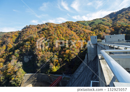 Autumn foliage in Agatsuma Valley viewed from Yamba Dam, Gunma Prefecture 132925057