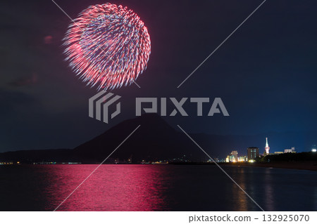 Beppu Christmas Fireworks (Beppu City, Oita Prefecture) 132925070