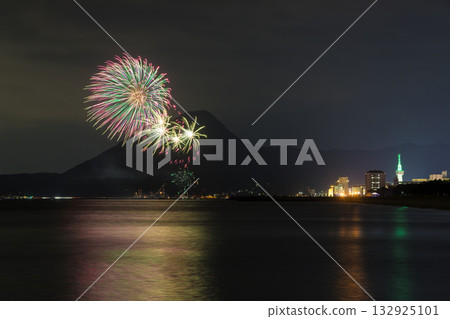 Beppu Christmas Fireworks (Beppu City, Oita Prefecture) Beppu Christmas Fireworks (Beppu City, Oita Prefecture) 132925101