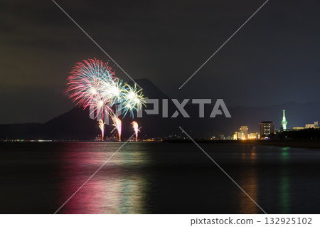Beppu Christmas Fireworks (Beppu City, Oita Prefecture) Beppu Christmas Fireworks (Beppu City, Oita Prefecture) 132925102