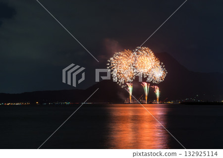 Beppu Christmas Fireworks (Beppu City, Oita Prefecture) Beppu Christmas Fireworks (Beppu City, Oita Prefecture) 132925114
