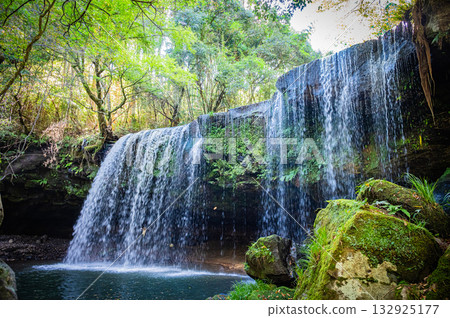 Scenery of Nabegataki Falls, Kumamoto Prefecture Scenery of Nabegataki Falls, Kumamoto Prefecture 132925177