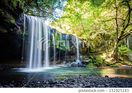 Scenery of Nabegataki Falls, Kumamoto Prefecture 132925183