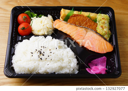 三文魚便當日本料理 132927077