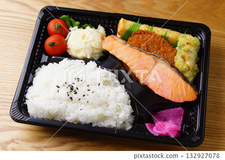 三文魚便當日本料理 132927078