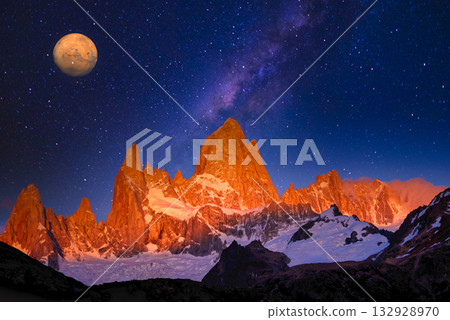 Spectacular views of Mount Fitz Roy in Patagonia 132928970