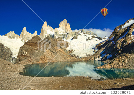 Spectacular views of Mount Fitz Roy in Patagonia 132929071
