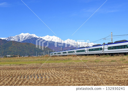 Oito Line Limited Express Azusa in late autumn 132930241