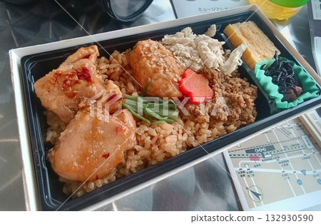 火車旅行的完美夥伴…「雞飯車站便當」-享受雞肉美味 火車旅行的完美夥伴…「雞飯車站便當」-享受雞肉美味 132930590