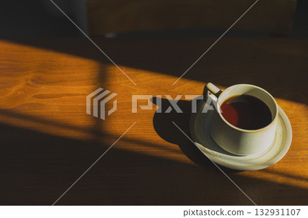 Coffee placed on the table 132931107