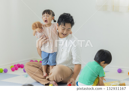 孩子們在室內玩 132931167