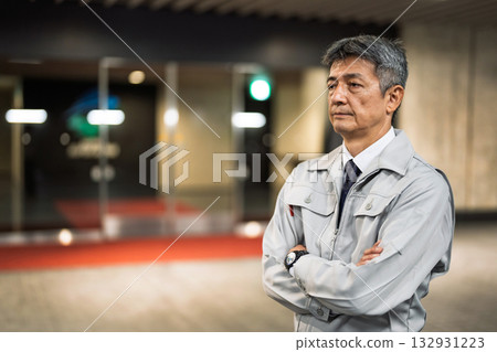 中年男性工人 132931223