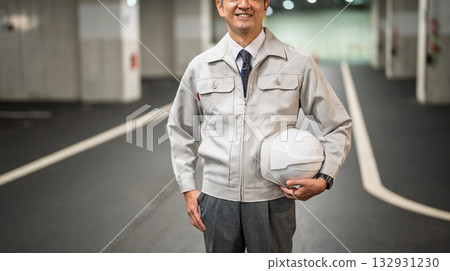 在外地工作的工人 132931230