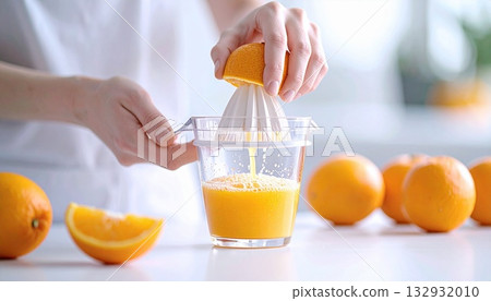 Freshly squeezed orange juice 132932010