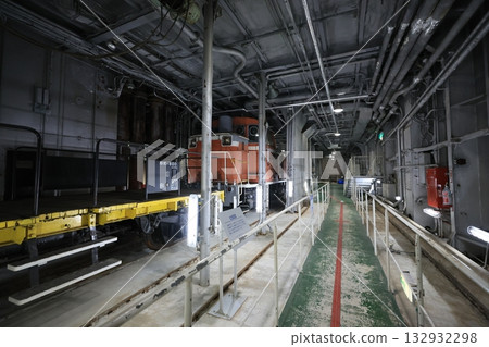 Vehicle deck 132932298