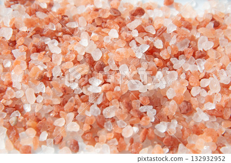 Pink rock salt close-up 132932952