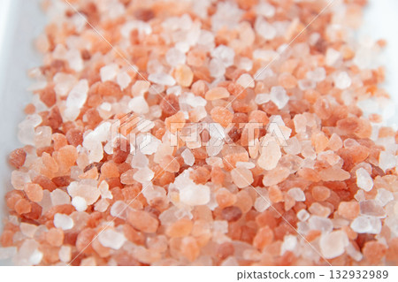 粉紅色岩鹽特寫 132932989