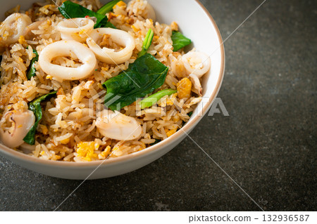 Fried rice with squid or octopus 132936587