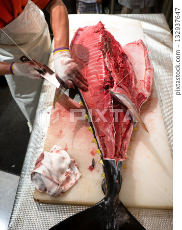 解剖生鮪魚 解剖生鮪魚 132937647