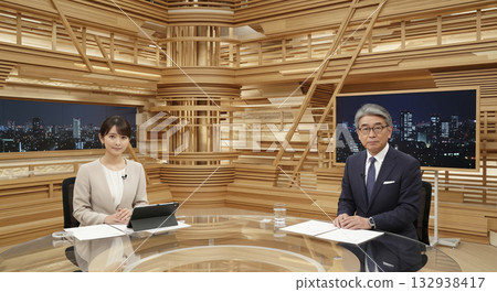 新聞節目中的男女新聞主播 132938417