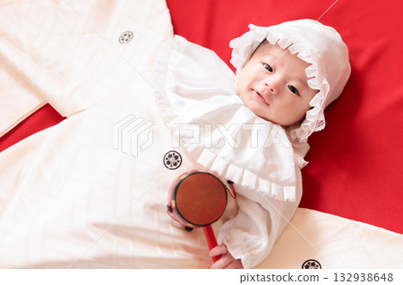 Commemorative photo of visiting the palace, baby 132938648