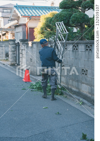 gardener, landscaper, gents 132939107