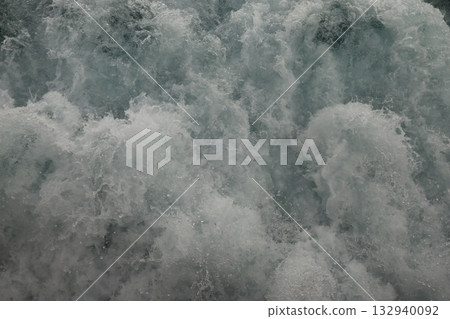 水 132940092