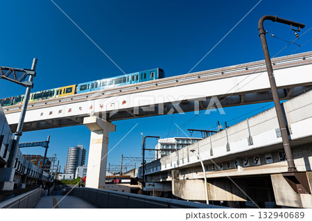 東京多摩市落合町多摩中心站附近的多摩單軌列車 132940689