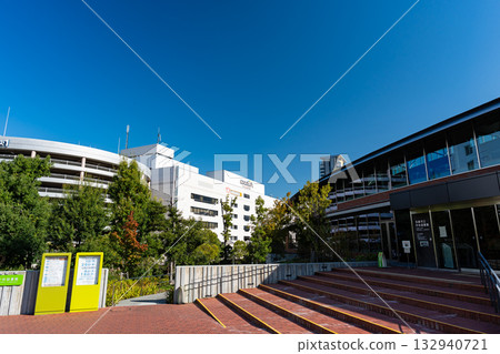 多摩市中央圖書館入口,東京都多摩市落合町 多摩市中央圖書館入口,東京都多摩市落合町 132940721