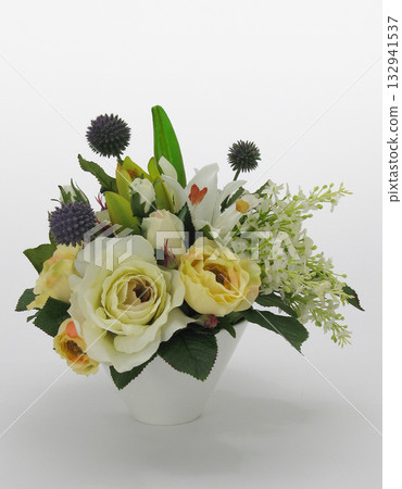 arrangement arrangement 132941537