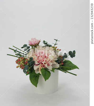 flower arrangement flower arrangement 132943239