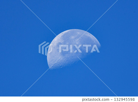 Moon seen at noon 132945598