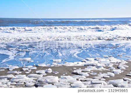 Jewelry Ice, Otsu Coast, Hokkaido 132945665