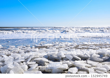 Jewelry Ice, Otsu Coast, Hokkaido 132945749