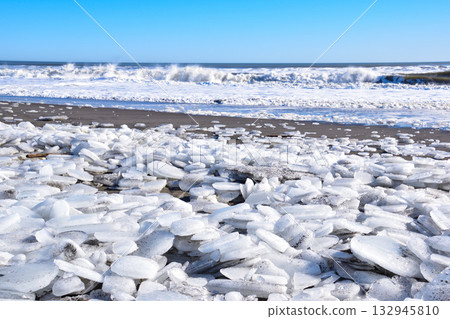 Jewelry Ice, Otsu Coast, Hokkaido 132945810