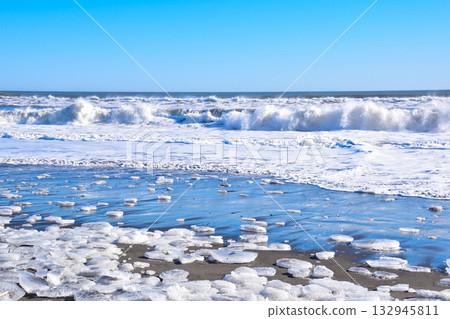 Jewelry Ice, Otsu Coast, Hokkaido 132945811
