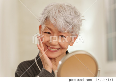 Skin care for senior women (night/beauty) Skin care for senior women (night/beauty) 132946131