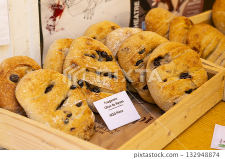 Fouagasses Olive de Nyons for sale at market 132948874