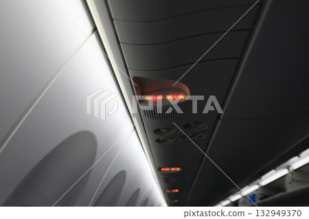 安全帶磨損標誌 132949370