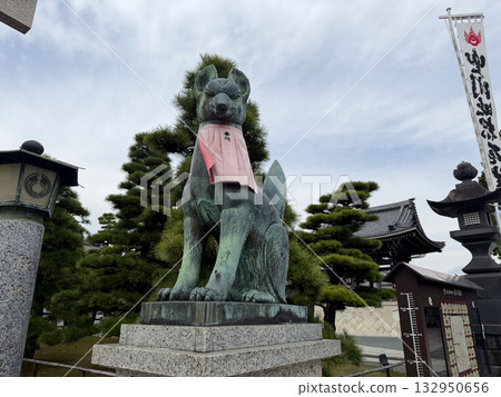 The picturesque scenery of Toyokawa Inari Shrine in Aichi Prefecture 132950656