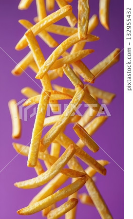 French fries, fried French fries, fried potatoes, fast food, food, advertising, banner, copy space 132955432